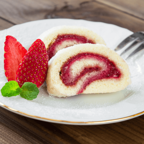 Gâteau roulé à la confiture de fraise