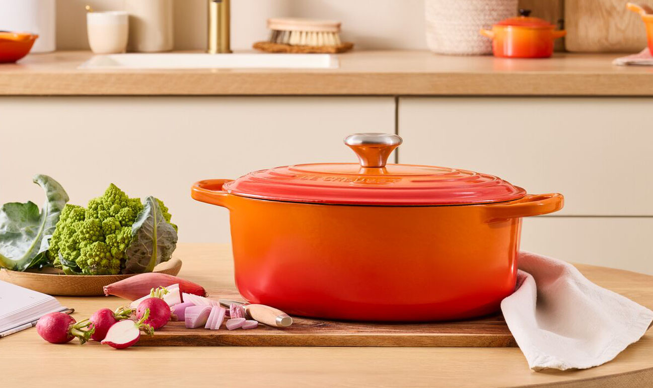 Superbe cocotte en fonte orange LE CREUSET ENZO MARI n°23 excellent